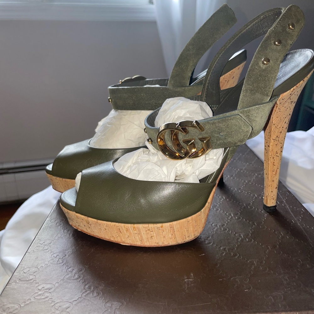 Like New worn 2x excellent condition must see - Picture 3 of 9